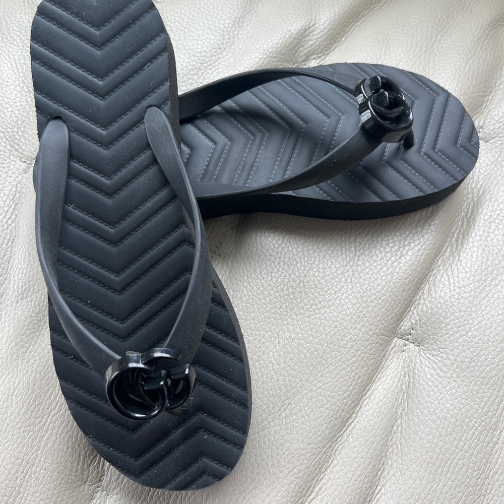 Authentic Gucci Double G Chevron Sandals - Women's Size 39 - Black